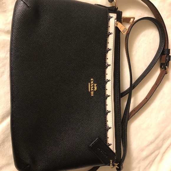 Coach E/W Crossbody - Picture 3 of 5